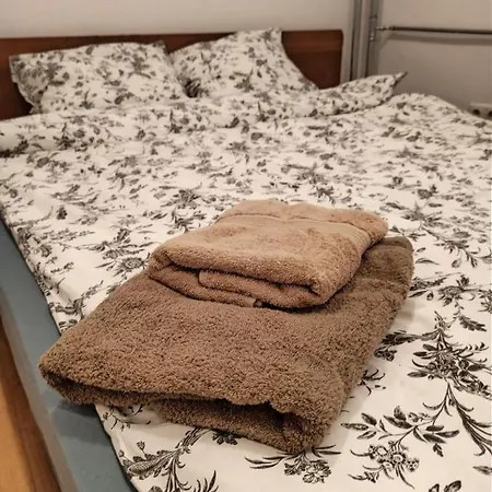 Aparthotel !!!!!!!!!!!!!!!!zadolzennost Andersa Nf